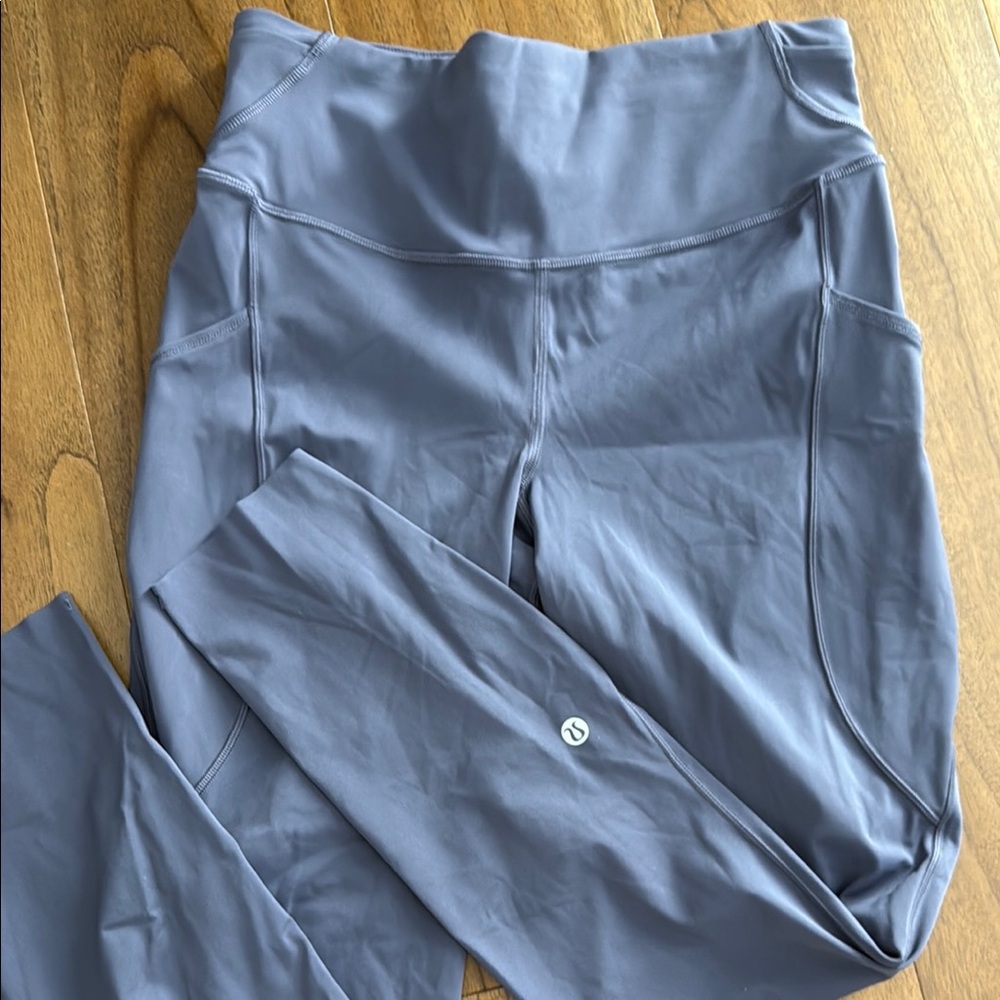 Lululemon Fast and Free High-Rise Tight 25"
5 Pocket "nightfall"